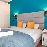 Slavita Park, Myweek *