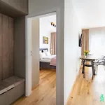 Slavita Park, Myweek Apartment *